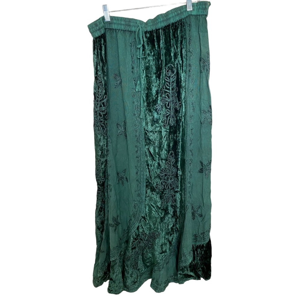NWT Agan Traders Emerald Green Embroidered Skirt with Flare bottom Size 2X/3X